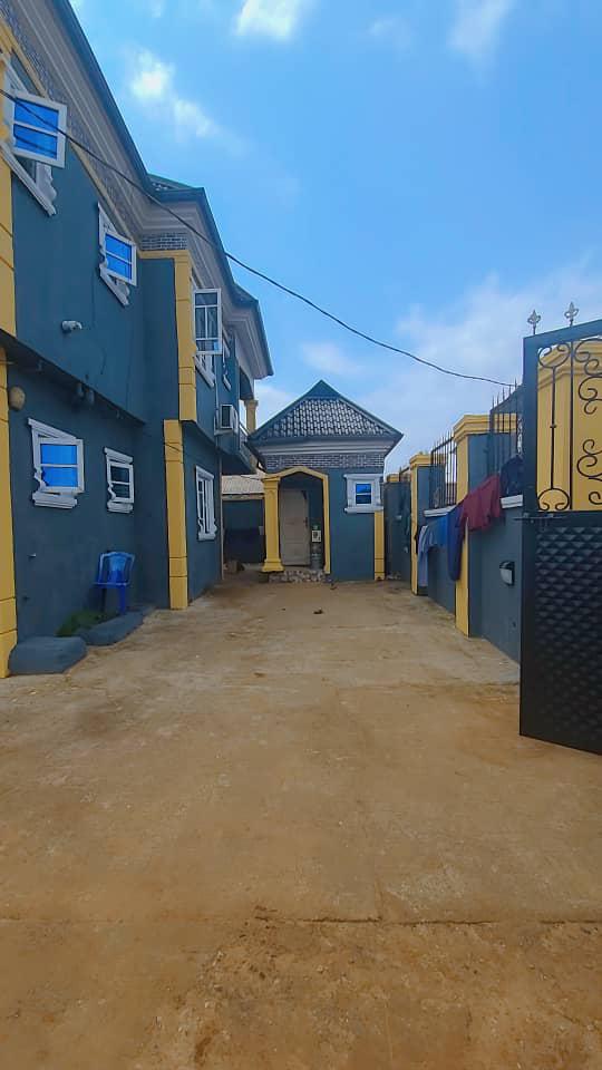 7 flats located in benin Upper ugbor 4