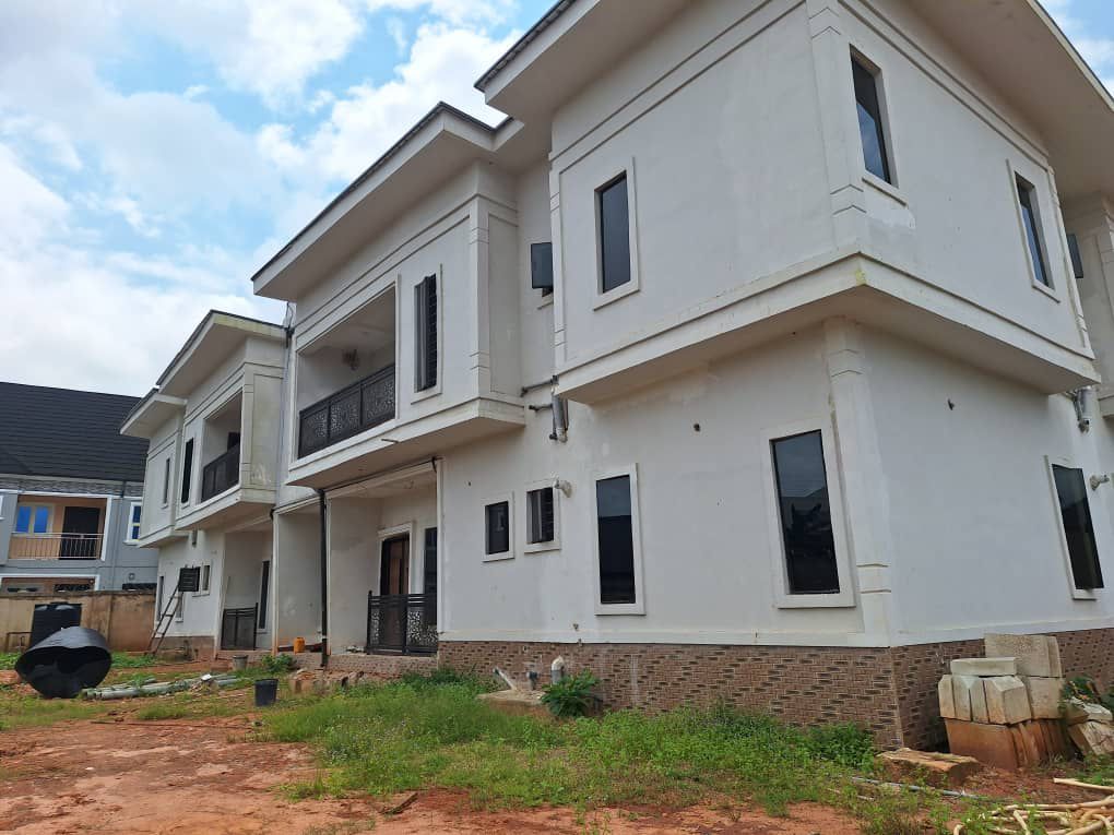 BRAND NEW 4 FLAT. FOR SALE AT AMAGBA GRA
